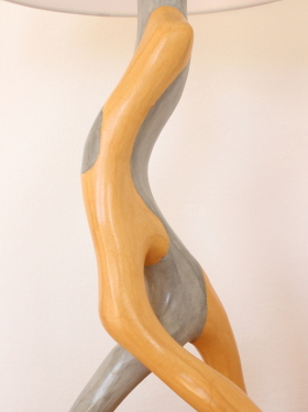 Zoom lampe Enlace ocre jaune JCL ocre ombre olivier avec abat jour blanc