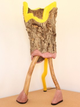 Candeeiro Viking ocre vermelho de Malaga Pigmento amarelo pés em madeira de oliveira e tronco de sobreiro cortiça