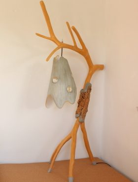lampe dahu ocre jaune JCL ocre ombre olivier avec vitraux et liège