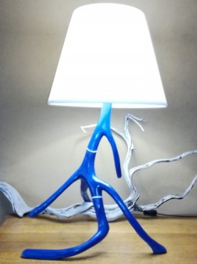 lampe Alien bleu phtalocyanine avec abat jour blanc