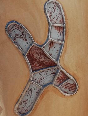 Zoom vitraux Lampe Girafe ocre clair pieds en bois d'olivier tronc de chêne liège enduit de chaux vitraux