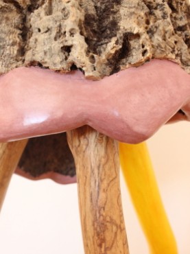 Zoom lampe Viking ocre rouge de Malaga Jaune bataille pieds en bois d'olivier tronc de chêne liège