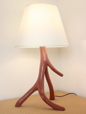lampe stuc chaux ocre de Malaga avec nacre abat jour blanc