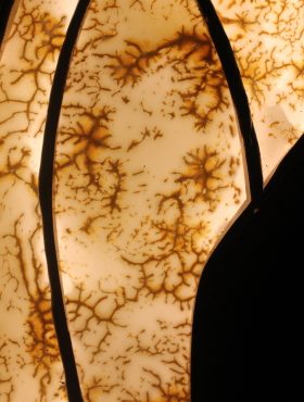 lampe pisolito pigment marron champignon pisolithe vitraux abat jour conique stuc chaux tadelakt